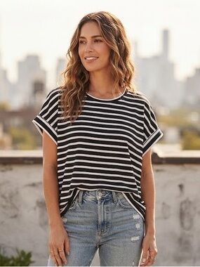 Nordstrom Black & White Short Sleeve Boxy Top Shirt Casual T Tahari M / L